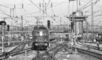 118 039 fährt am letzten Betriebstag der Baureihe 118 mit E 3303 aus Regensburg in den Münchener Hbf ein. (02.06.1984) <i>Foto: Frank Lüdecke</i>