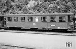DR-Einheitspersonenwagen KB4 Nr. 970-447 mit Spurweite 750 mm der Weißeritztalbahn im Bahnhof Kurort Kipsdorf. (06.1968) <i>Foto: Fritz Herold</i>