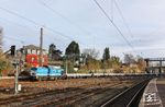 V 100-SP-005 mit DGS 95532 (Holzminden - Rommerskirchen) im Bahnhof Haan-Gruiten. (21.12.2025) <i>Foto: Joachim Bügel</i>