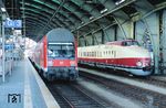 Der DB-Museumszug VT 18.16.10 in Berlin Ostbahnhof. Ab Mitte der 1960er Jahre setzte die Reichsbahn die Fahrzeuge im internationalen Verkehr nach Skandinavien, Österreich und in die Tschechoslowakei ein. Besonders bekannt war der 'Vindobona' über Prag nach Wien. (20.06.2000) <i>Foto: M. Kellig</i>
