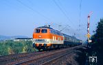 Die City-Bahn-Lok 218 134 mit N 5542, dem planmäßigen Loktauschzug der Eckeseyer Dieselloks für die City-Bahn-Linie Köln - Gummersbach, bei Hagen-Haspe. (11.10.1990) <i>Foto: Wolfgang Bügel</i>