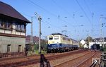 110 259 vom Bw Köln 2 passiert mit D 2732 (Norddeich - Köln) die Abzweigstelle Rehsiepen in Hagen-Wehringhausen. (12.10.1990) <i>Foto: Wolfgang Bügel</i>