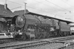 Aus Frankreich war 141R 298 (vor CC 72058) zu Besuch nach Saarlouis Hbf gekommen. Die Lok gehörte zum Depot Sarreguemines. Sie wurde erst am 20.11.1973 ausgemustert. (22.05.1971) <i>Foto: Wolfgang Bügel</i>