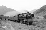 39 239 vom Bw Kaiserslautern mit E 622 (Stuttgart - Saarbrücken) bei Annweiler am Trifels. (11.10.1958) <i>Foto: Dr. Albert Mühl</i>