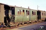 KB 4p-Wagen Nr. 970-806, 1910 von der Düsseldorfer Eisenbahnbedarf gebaut, im Bahnhof Burg der KJI. Der Wagen war 1930 von den Schlawer Bahnen (Pommern) zur KJI gekommen. (08.1965) <i>Foto: Klaus Kieper, Slg. Holzborn</i>