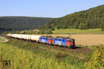 Etwas übermotorisiert erscheint die Doppelbespannung des DGS 59101 mit SBB-Cargo 421 378 und 421 377 im Maintal bei Wernfeld. (22.09.2010) <i>Foto: Wolfgang Bügel</i>