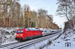 101 132 schleppt 402 022 als FbZ 27872 (Bielefeld - Köln-Nippes) bei Solingen-Ohligs ab. (07.01.2026) <i>Foto: Joachim Bügel</i>