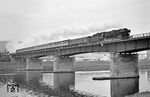 Bei Pfalzel überquert 001 227 am frühen, noch leicht dunstigen Morgen mit dem berühmten Hecken-Eilzug E 1571 "Westerländer" (Trier - Koblenz - Gießen - Kassel - Hannover - Hamburg - Westerland/Sylt) die Mosel. (23.05.1971) <i>Foto: Wolfgang Bügel</i>