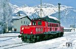 ÖBB 1020.006 in der Zugförderungsstelle Saalfelden. Die Lok wurde am 22.01.1942 fabrikneu als E 94 031 an das Bw Salzburg ausgeliefert. 1954 nummerte die ÖBB die Lok in 1020.06 um, im EDV-Zeitalter erhielt sie die Computernummer 1020 006-1. Am 01.04.1994 wurde sie in Innsbruck ausgemustert. (23.02.1988) <i>Foto: Joachim Bügel</i>