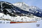 ÖBB 1042.632 mit Ex 140 bei Hochfilzen. (23.02.1988) <i>Foto: Joachim Bügel</i>