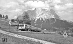 628 016 auf der Strecke Garmisch - Reutte in Tirol vor dem Zugspitzmassiv. (08.08.1981) <i>Foto: Frank Lüdecke</i>