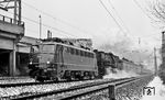 110 293 mit 023 016 vor E 1733 aus Heilbronn kurz vor dem Ziel der Reise bei der Einfahrt in den Stuttgarter Hauptbahnhof. (10.03.1971) <i>Foto: Burkhard Wollny</i>