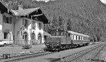 169 002 ist mit N 5426 aus Garmisch im deutsch/österreichischen Grenzbahnhof Griesen eingetroffen. (08.08.1981) <i>Foto: Frank Lüdecke</i>