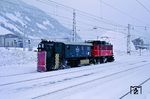 ÖBB 1245.004 mit Schneeräumer 80 81 976 0 316-6 im Bahnhof Hochfilzen. (24.02.1988) <i>Foto: Joachim Bügel</i>