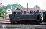 99 682 kam direkt vom Hersteller Henschel fabrikneu am 01.04.1928 zur Bottwartalbahn. Vor der Kulisse der Burg Hohenbeilstein aus dem 11. Jahrhundert steht sie im Bahnhof Beilstein.  (07.05.1964) <i>Foto: Rolf Hahmann</i>