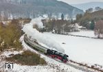 Bei Rohr ist der "Rodelblitz" mit 41 1144 auf dem Weg nach Suhl. (01.02.2026) <i>Foto: Joachim Schmidt</i>