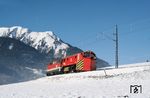 ÖBB 2043.010 mit dem ÖBB-Schneeräumer 80 81 9760 031-1 auf der Außerfernbahn bei Leermoos. (13.12.2006) <i>Foto: Stefan von Lossow</i>