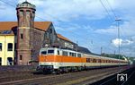 111 183 mit einer S 8 auf der Fahrt nach Mönchengaldbach Hbf in Wuppertal-Unterbarmen. (19.10.1990) <i>Foto: Wolfgang Bügel</i>