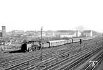03 221 vom Bw Köln-Deutzerfeld fährt mit E 227 nach Dortmund durch Düsseldorf-Derendorf. (03.1955) <i>Foto: Ernst Winter</i>
