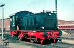 V 20 007 (KHD, Baujahr 1941) präsentiert sich frisch hauptuntersucht im Bw Braunschweig. (07.1967) <i>Foto: Rolf Hahmann</i>