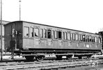 Der 3. Klasse-Abteilwagen Nr. 96854 der SNCB, der mit Holzverkleidung noch aus der Zeit vor dem 1. Weltkrieg stammte. (1951) <i>Foto: Privatfoto</i>