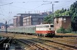 112 499 vom Bw Frankfurt/M-1 vor D 531 (Köln - Westerland/Sylt) am Stellwerk "Mn" in der nördlichen Bahnhofsausfahrt von Münster (Westf) Hbf. (21.08.1971) <i>Foto: Bernd Kappel</i>