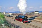 Im Bahnhof Gerstungen verließ Zuglok 01 1531 den Sonderzug. Allerdings übernahmen nicht die beiden Dampfloks am Zugende, sondern eine Eisenacher 132 ging an die Zugspitze. (21.04.1991) <i>Foto: Wolfgang Bügel</i>