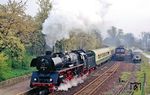 03 1010 befördert den E 801 nach Saalfeld (Saale) durch Haynsburg im Elstertal. (28.04.1991) <i>Foto: Joachim Bügel</i>