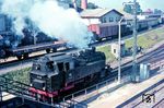 64 435 beendete am 9. September 1966 nach rund 20 Jahren den Einsatz der Baureihe 64 beim Bw Kempten (Allg). Hier dampft sie an ihrem Heimat-Bw vorbei. (09.1963) <i>Foto: Rolf Hahmann</i>