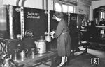 Ölausgabe im Bw Düsseldorf Abstellbf.  (18.02.1941) <i>Foto: RBD Wuppertal (Eckler)</i>