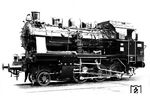 Lok 42 für die Neubrandenburg-Friedländer Eisenbahn (NFE), eine ELNA vom Typ 5, auf einer retuschierten Werkaufnahme beim Hersteller Henschel in Kassel. Im April 1945 wurde die Lok nach Lübeck überführt und anschließend auf dem Reststück der ehemaligen Osterwieck-Wasserlebener Eisenbahn (OWE) zwischen Hornburg (Kr Wolfenbüttel) und Börßum eingesetzt. 1963 wurde sie abgestellt. (1934) <i>Foto: Werkfoto</i>
