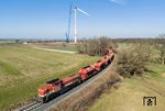 Mit einem Leerzug zum Steinbruch in Warstein ist WLE 56 (Vossloh, Baujahr 2017) bei Anröchte unterwegs. (03.03.2026) <i>Foto: Joachim Schmidt</i>