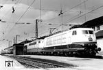 103 118 und 103 002 im Rahmen einer Erprobungsfahrt für 200 km/h vor dem F 122 "Gambrinus" (München - Frankfurt/M - Köln - Hamburg) in Nürnberg Hbf. (06.1971) <i>Foto: Ralf Roman Rossberg</i>