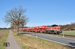 Westlich von Cappel hat WLE 56 mit ihrem Güterzug von Beckum nach Warstein ihr Zwischenziel in Lippstadt fast erreicht. Die Westfälische Landes-Eisenbahn (WLE) setzt seit März 2025 als erstes Unternehmen im Rahmen des Forschungsprojekts DAC4EU die Digitale Automatischen Kupplung (DAK) im kommerziellen Güterverkehr in Deutschland ein.  (02.03.2026) <i>Foto: Zeno Pillmann</i>