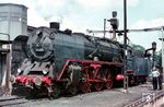 Die zum Zeitpunkt der Aufnahme dienstälteste 01 der Deutschen Reichsbahn der DDR zu Gast im Bw Helmstedt. Sie war am 18. März 1926 fabrikneu an das Bw Hof geliefert worden, das Kriegsende erlebte sie beim Bw Erfurt P, zum Zeitpunkt der Aufnahme gehörte sie zum Bw Magdeburg.  (07.1967) <i>Foto: Rolf Hahmann</i>