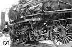 01 006 wurde am 30. September 1944 wegen schwerer Schäden nach einem Luftangriff beim Bw Ludwigshafen abgestellt und anschließend nach Henschel in Kassel gebracht. Da die Priorität aber eher auf der Ausbesserung von Güterzuglokomotiven lag, wurde die Lok erst nach dem Krieg vom 17. Dezember 1947 bis 17. März 1949 im Rahmen einer L 4 wiederhergestellt. Anschließend kehrte sie beim Bw Gießen in den Betriebsdienst zurück. (1944) <i>Foto: Werkfoto</i>