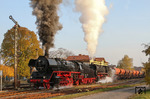 41 1144 und 44 2546 verlassen im Rahmen der Plandampfveranstaltung "Dampf trifft Kies" den Bahnhof Immelborn. (28.10.2011) <i>Foto: Joachim Bügel</i>