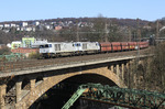 ECR 905 und 907 der französischen Euro Cargo Rail (ECR) befördern in Diensten von RBH Logistics einen leeren Kohle-Ganzzug über die Wupperbrücke in Wuppertal-Sonnborn. (19.03.2011) <i>Foto: Wolfgang Bügel</i>
