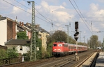 Im April 2011 zog 110 494 noch den RE 5-Verstärkungszug RB 30528 von Köln nach Wesel. 5 Monate nach dieser Aufnahme in Düsseldorf-Oberbilk war sie bereits verschrottet. (04.04.2011) <i>Foto: Wolfgang Bügel</i>