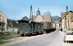 Der Rollwagen-Güterzug aus Wernshausen rollt mit 99 794 durch Trusetal. (03.1968) <i>Foto: Klaus Kieper, Slg. Holzborn</i>