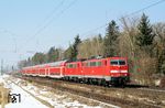 111 203 mit 111 186 am RB 37063 nach München bei Haspelmoor. (20.03.2006) <i>Foto: Stefan von Lossow</i>