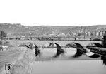 Eine unbekannte 01 führt den D 269 (Basel SBB - Dortmund) auf der Moselbrücke in Koblenz.  (09.1955) <i>Foto: Ernst Winter</i>
