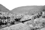 Eine Personenzug mit einer preußischen P 8 im Nagoldtal bei Bad Liebenzell. (08.1956) <i>Foto: Ernst Winter</i>