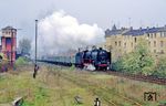 01 2137 mit E 803 nach Saalfeld (Saale) in Gera-Zwötzen. (29.04.1991) <i>Foto: Joachim Bügel</i>