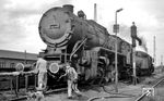 Die ehemalige 42 1886 (WLF, Baujahr 1944) "überlebte" noch einige Jahre nach ihrer Ausmusterung am 18.10.1954 als Heizlok im Bw Homburg (Saar).  (02.05.1965) <i>Foto: Reinhard Gumbert</i>