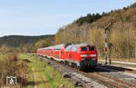 218 433 erreicht mit RE 4854 aus München den Bahnhof Nabburg. Das Ausfahrsignal E nach Schwarzenfeld im südlichen Stellwerksbezirk 1 war durchgeschaltet. (06.04.2026) <i>Foto: Joachim Bügel</i>