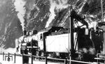 Eine unbekannte P 8 ergänzt ihre Wasservorräte im Bahnhof Triberg auf der Schwarzwaldbahn. (1929) <i>Foto: RVM</i>