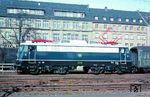 Die nagelneue "Bügelfalten" E 10 444 (Abnahme am 22.02.1967) vor einem Schnellzug in ihrem Heimat-Bahnhof Nürnberg Hbf. Diese Bauform wurde ursprünglich für die Rheingold-Loks E 10.12 entworfen und ab E 10 288 auch für die Serienloks der Baureihe E 10 übernommen. (02.1967) <i>Foto: Rolf Hahmann</i>