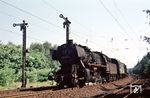 052 884 vom Bw Hamm (Westf) mit einem Bauzug von Osnabrück nach Hamm im Betriebsbahnhof Kanal auf der Güterumgehungsbahn bei Münster (Westf). (12.08.1972) <i>Foto: Bernd Kappel</i>