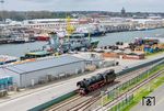 Zum Wasserfassen ging es für 01 1104 in Cuxhaven in den ehemaligen Amerikahafen. (25.04.2026) <i>Foto: Joachim Schmidt</i>